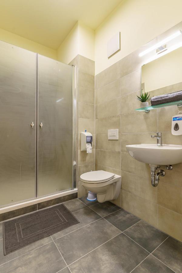 אנברג - בוכהולץ Hotel Und Hostel Gleisbett מראה חיצוני תמונה